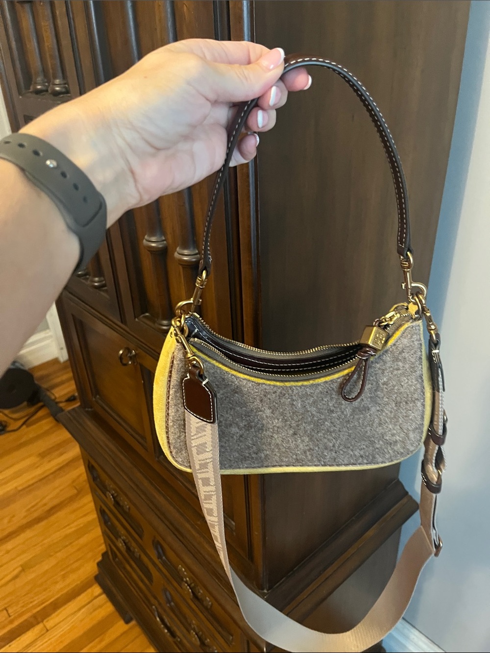 Tory Burch Mercer Gray Felt Shoulder Bag with Yellow Trim - Picture 8 of 10